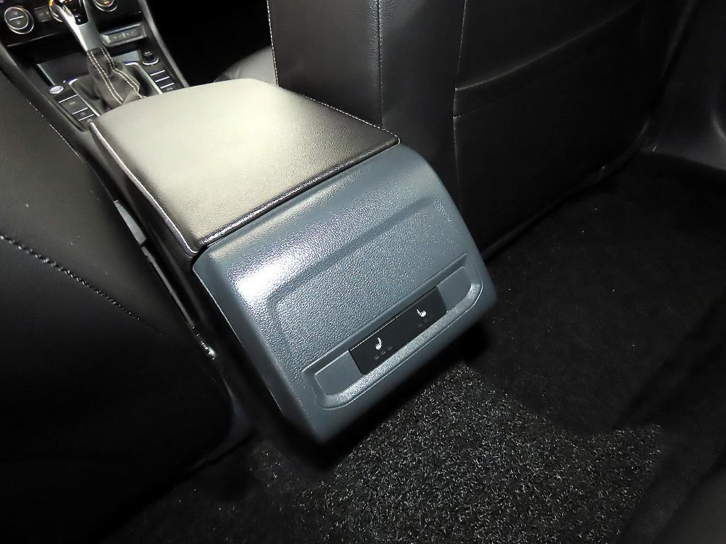 Volkswagen Jetta — photo 16
