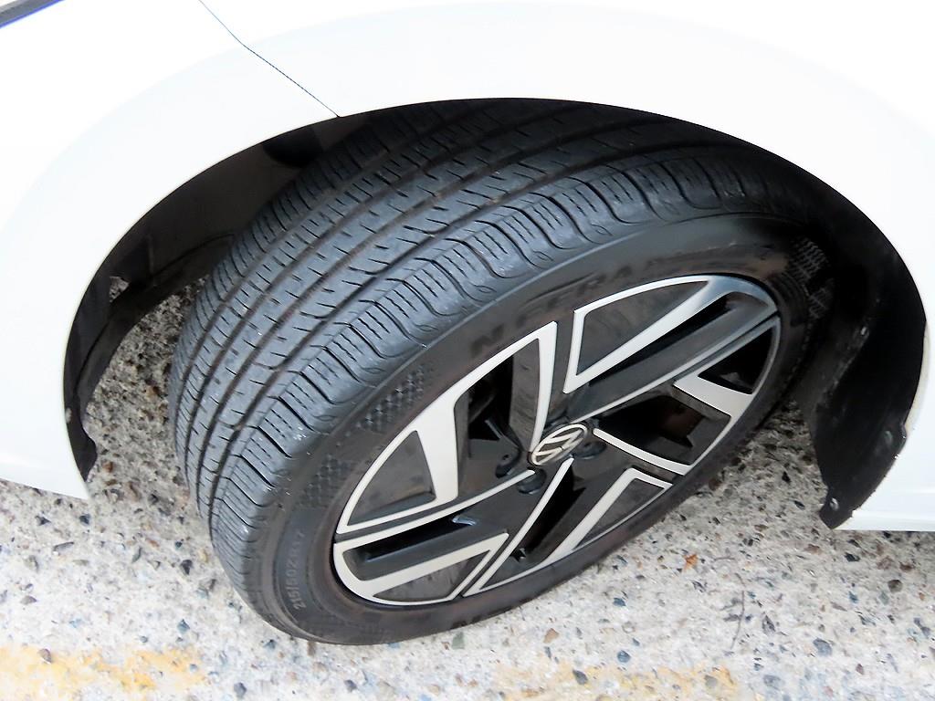 Volkswagen Jetta — photo 19