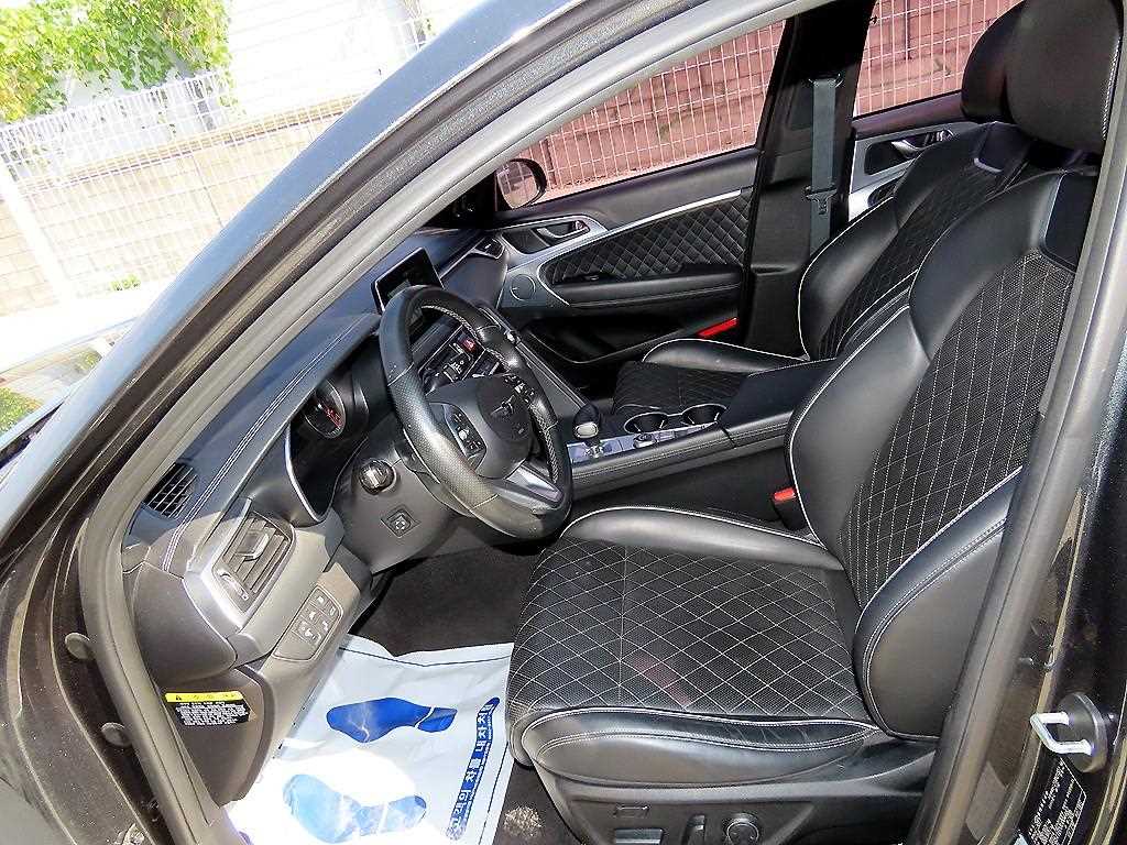 Genesis G70 — photo 05