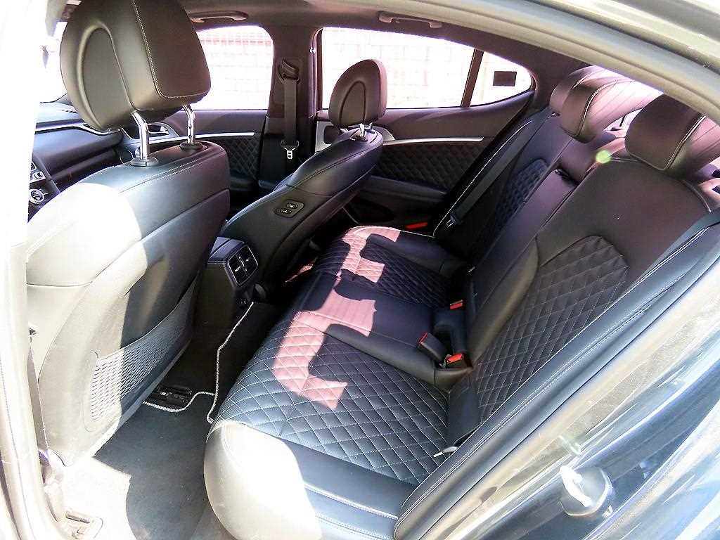 Genesis G70 — photo 06