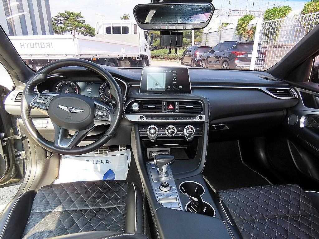 Genesis G70 — photo 07