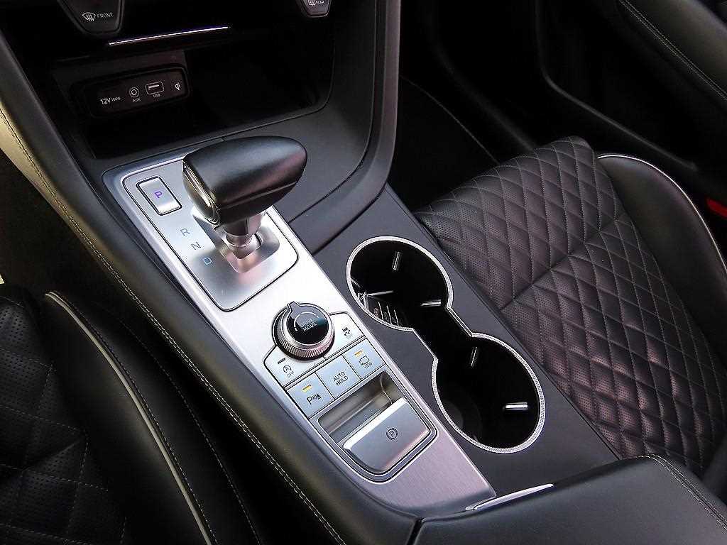 Genesis G70 — photo 11
