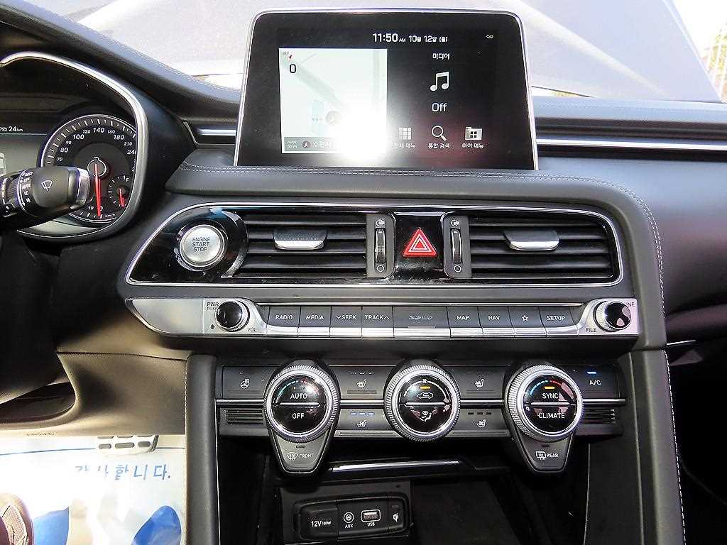 Genesis G70 — photo 14