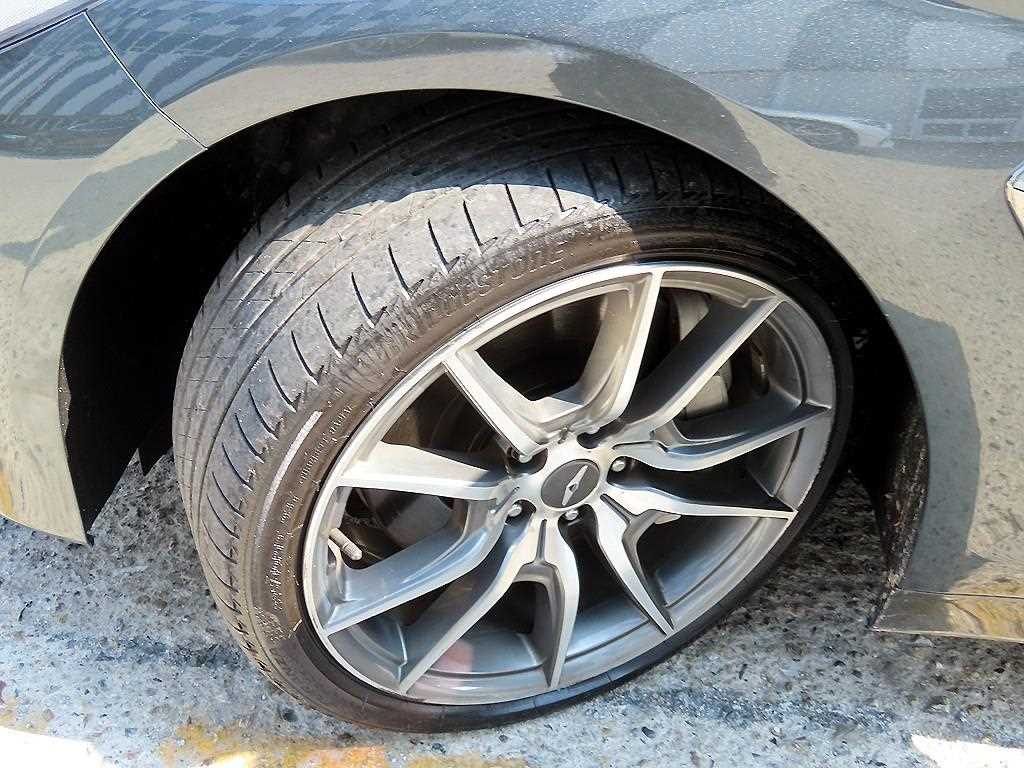 Genesis G70 — photo 20