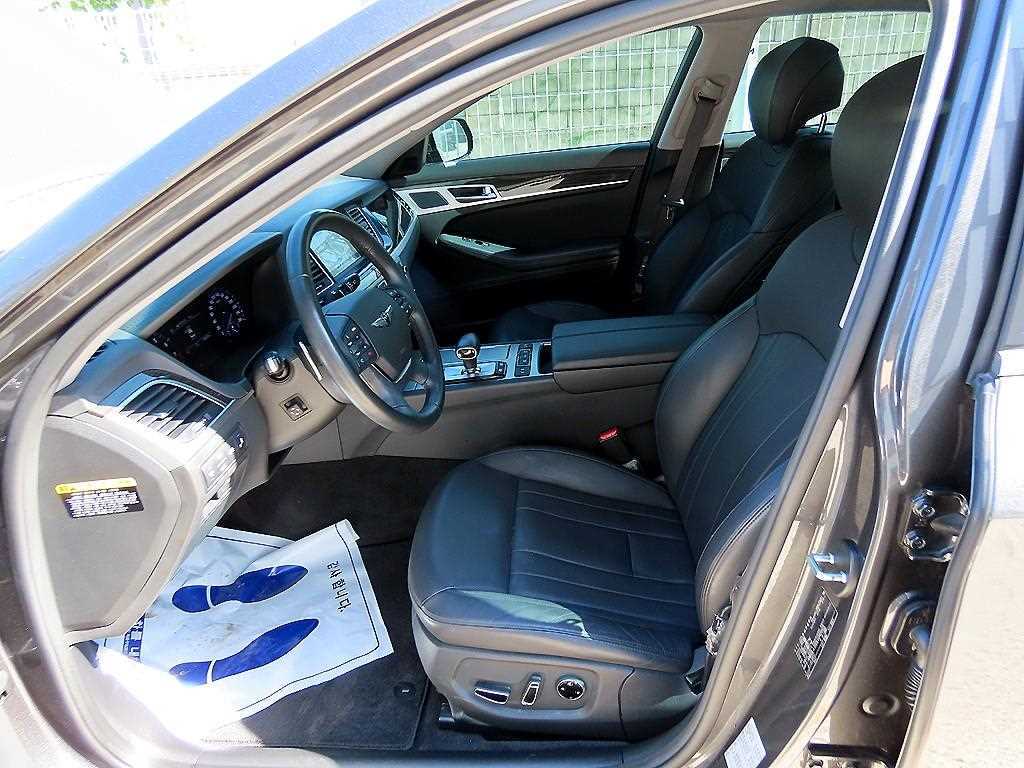 Genesis G80 — photo 05