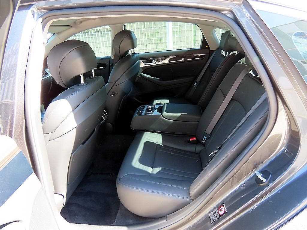 Genesis G80 — photo 06