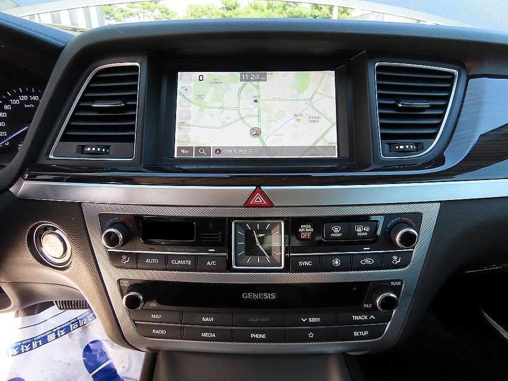 Genesis G80 — photo 13