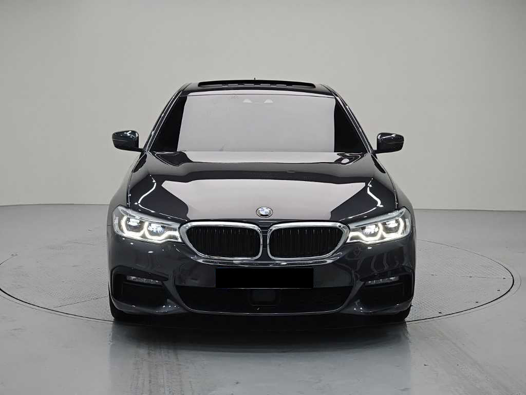 BMW 5-Series — photo 02