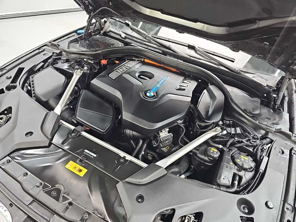 BMW 5-Series — photo 05