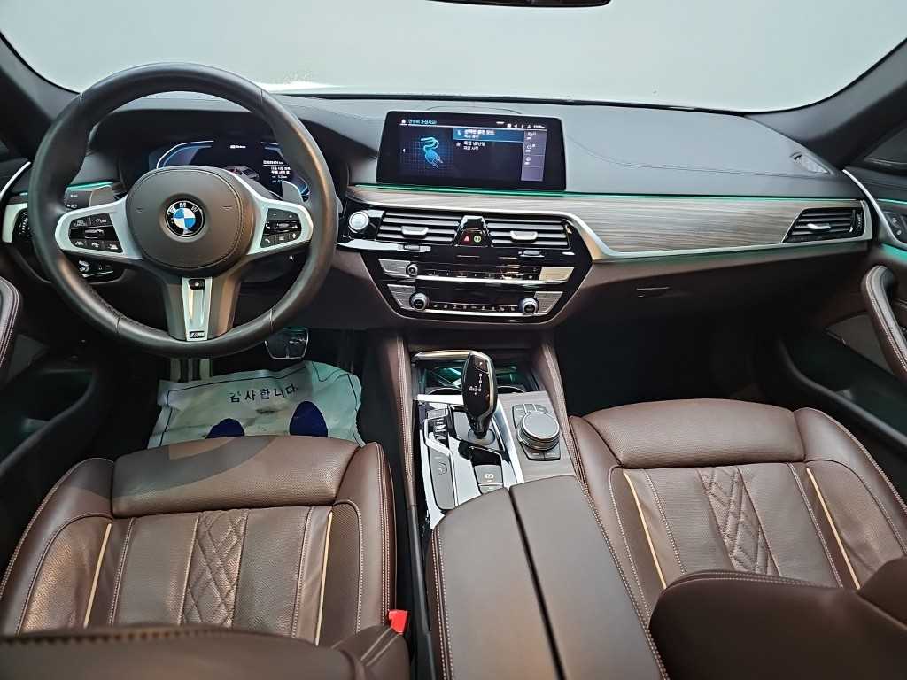 BMW 5-Series — photo 07