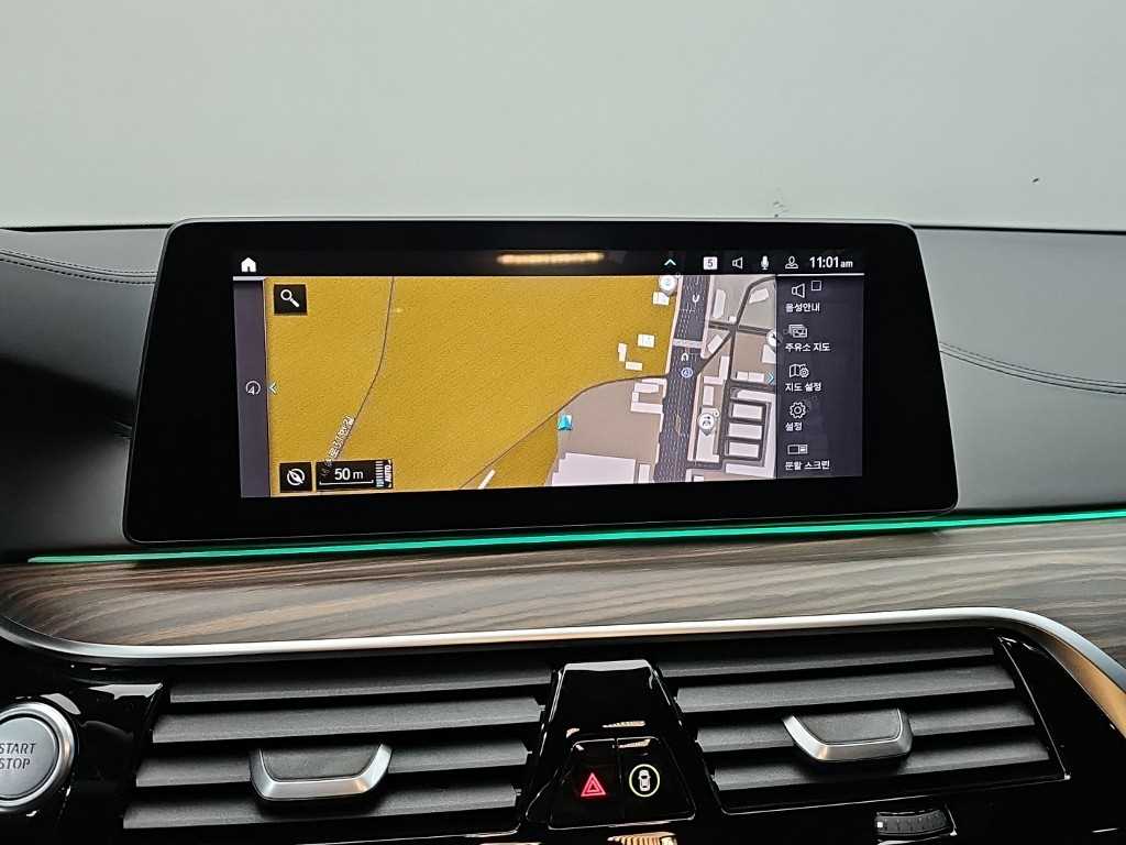 BMW 5-Series — photo 15