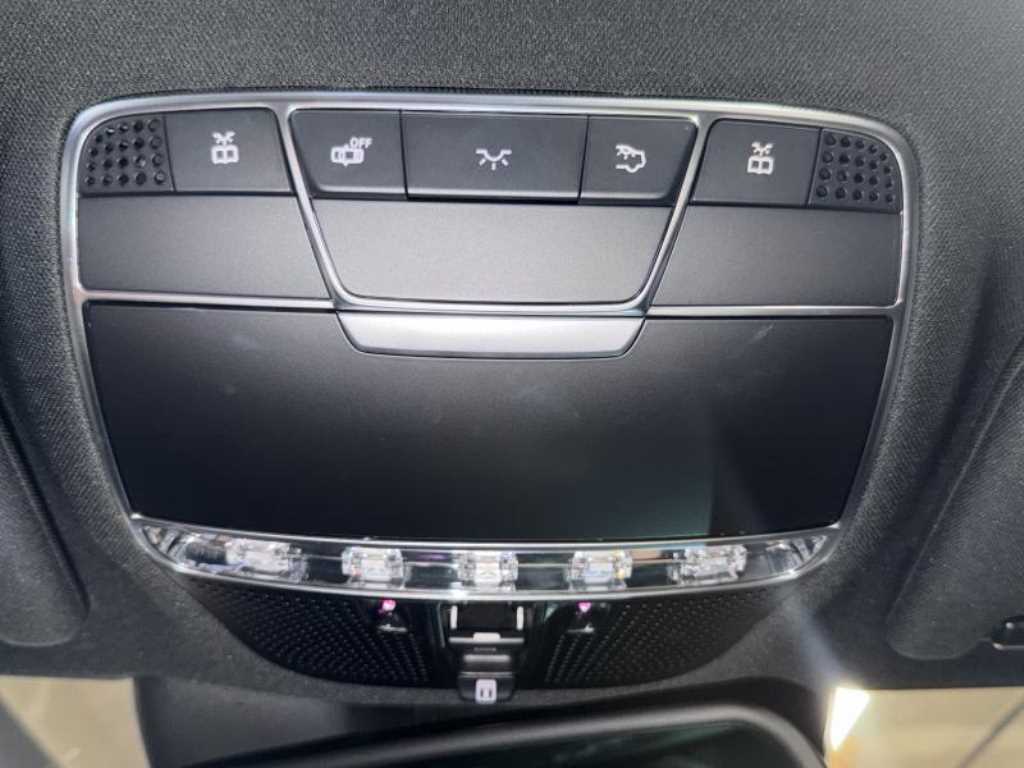 Mercedes-Benz S-Class — photo 11