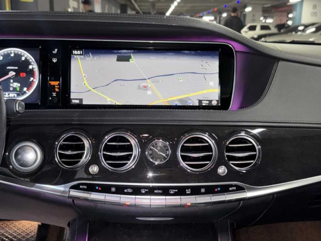 Mercedes-Benz S-Class — photo 14