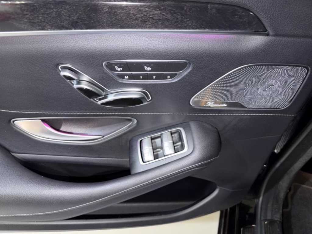 Mercedes-Benz S-Class — photo 16