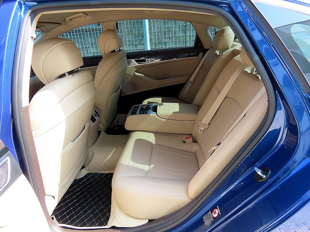 Genesis G80 — photo 06