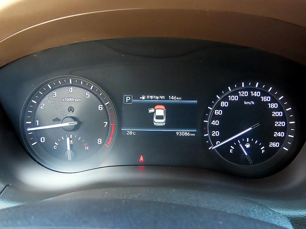Genesis G80 — photo 09