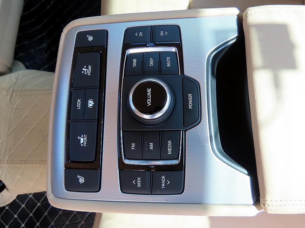 Genesis G80 — photo 17
