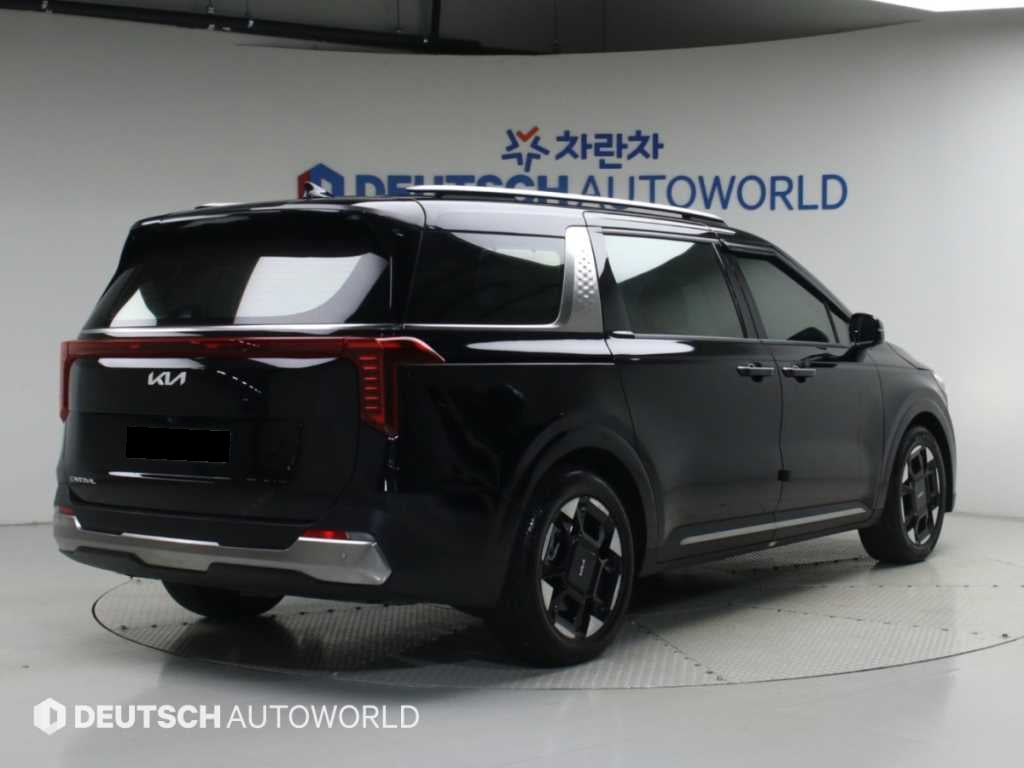 Kia Carnival — photo 02