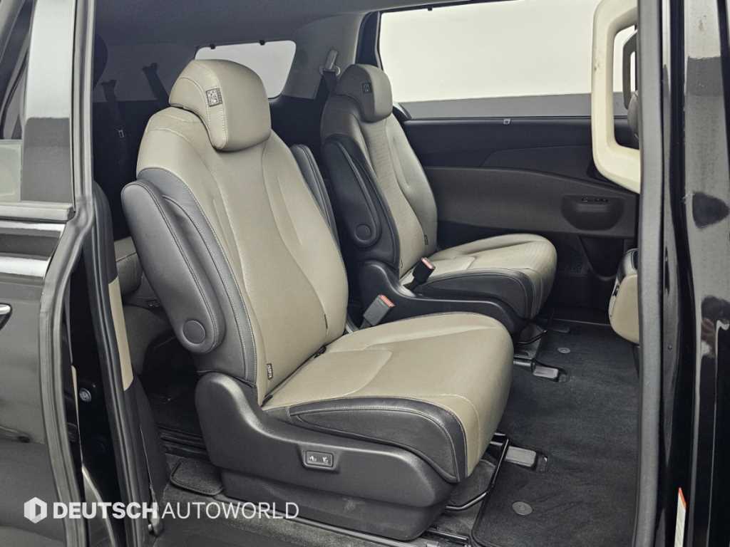 Kia Carnival — photo 12
