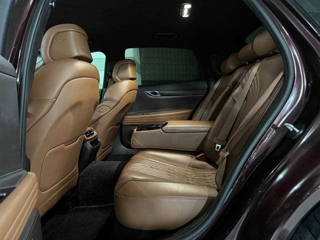 Genesis G80 — photo 02