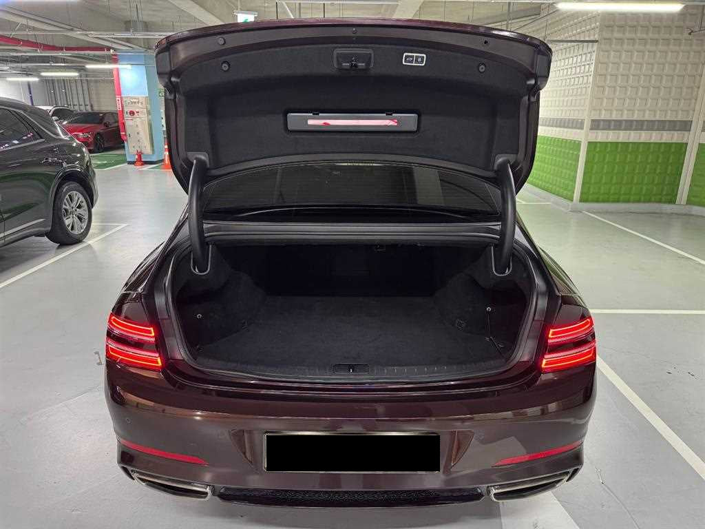 Genesis G80 — photo 07