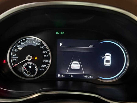 Genesis G80 — photo 09