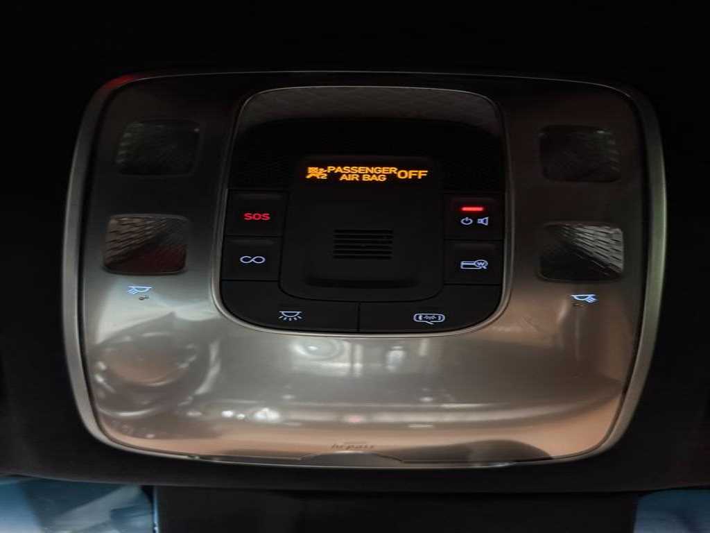 Genesis G80 — photo 13