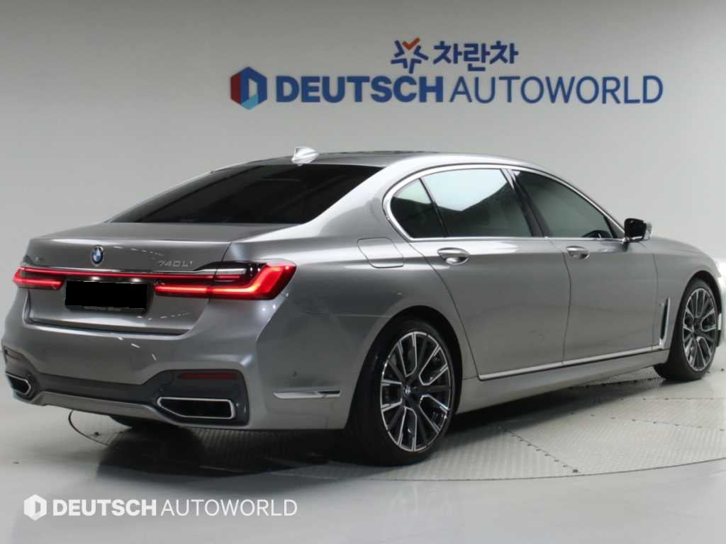 BMW 7-Series — photo 02