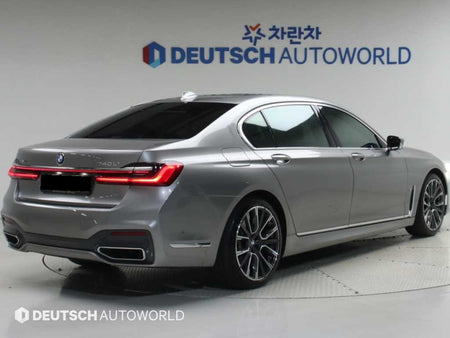 BMW 7-Series — photo 02