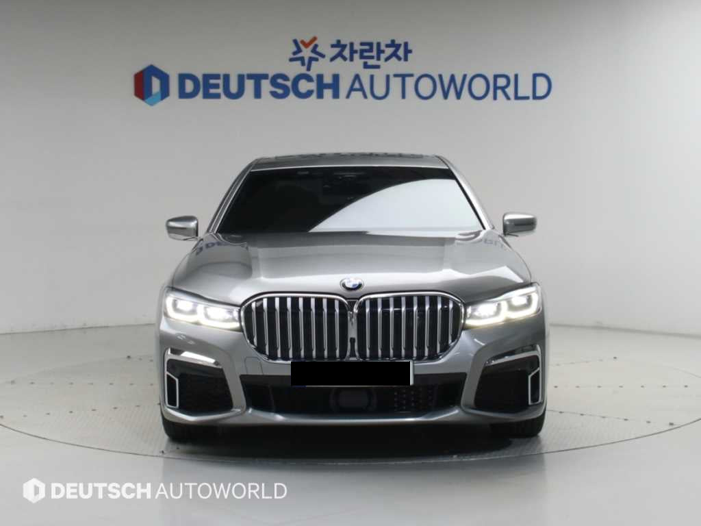 BMW 7-Series — photo 03