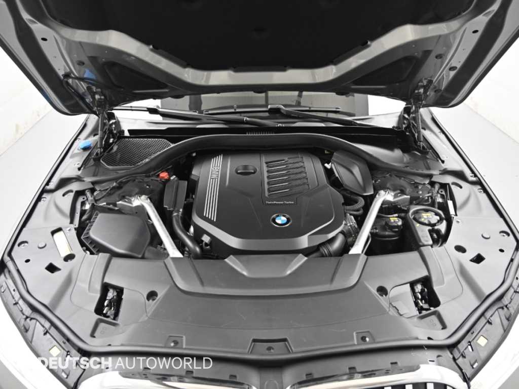 BMW 7-Series — photo 06