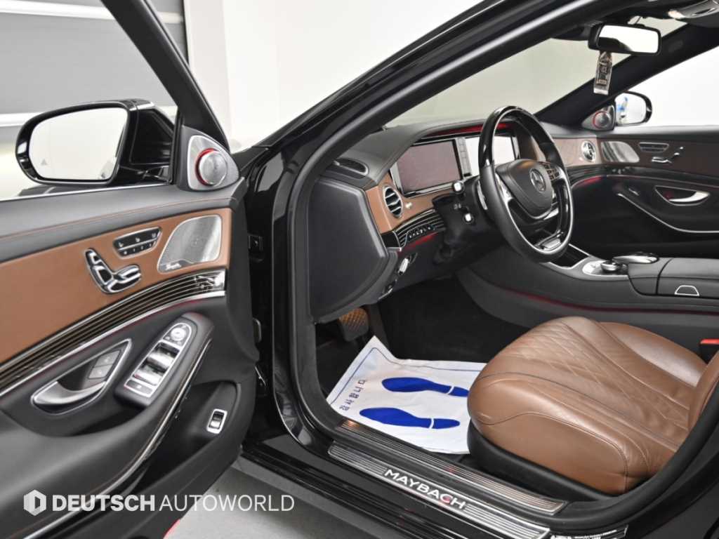 Mercedes-Benz S-Class — photo 11