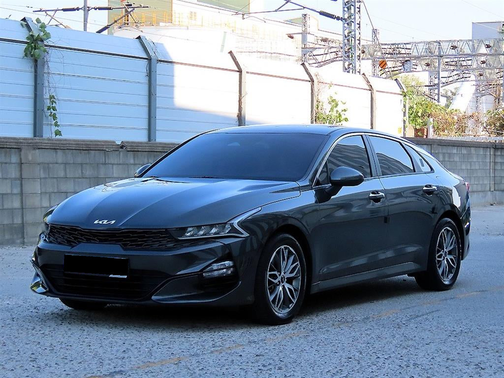 Kia K5 — photo 01