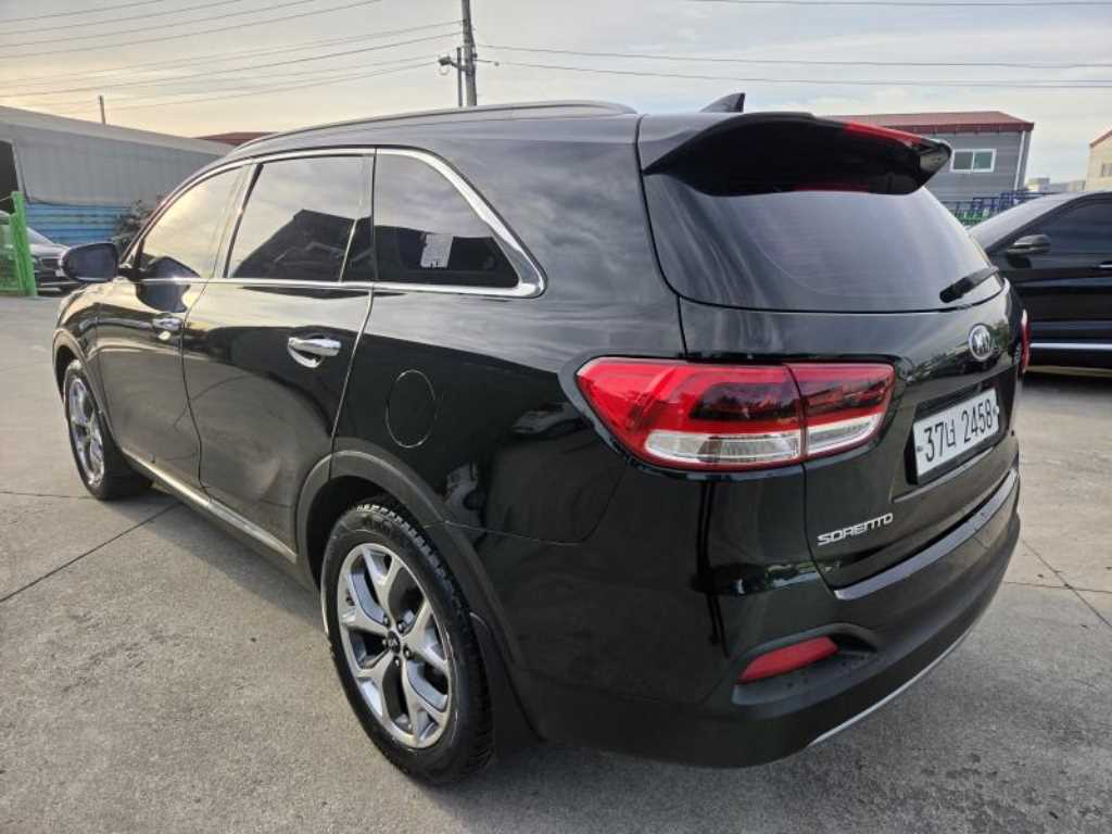 Kia Sorento — photo 03