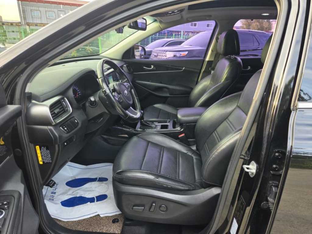 Kia Sorento — photo 05