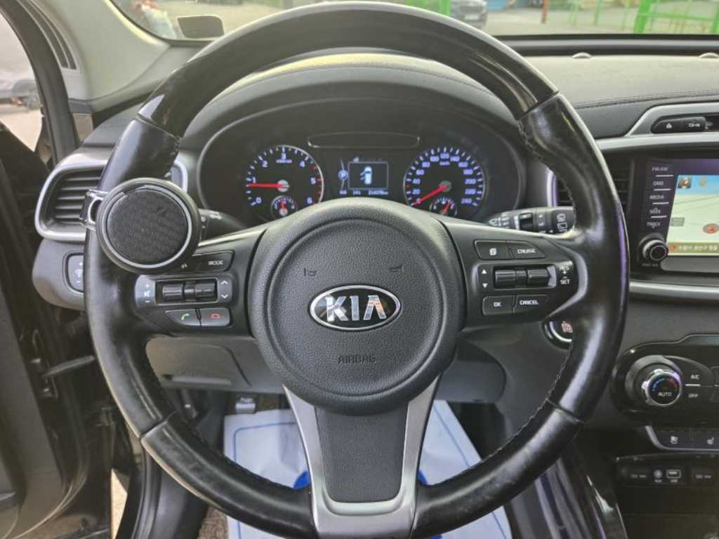 Kia Sorento — photo 08