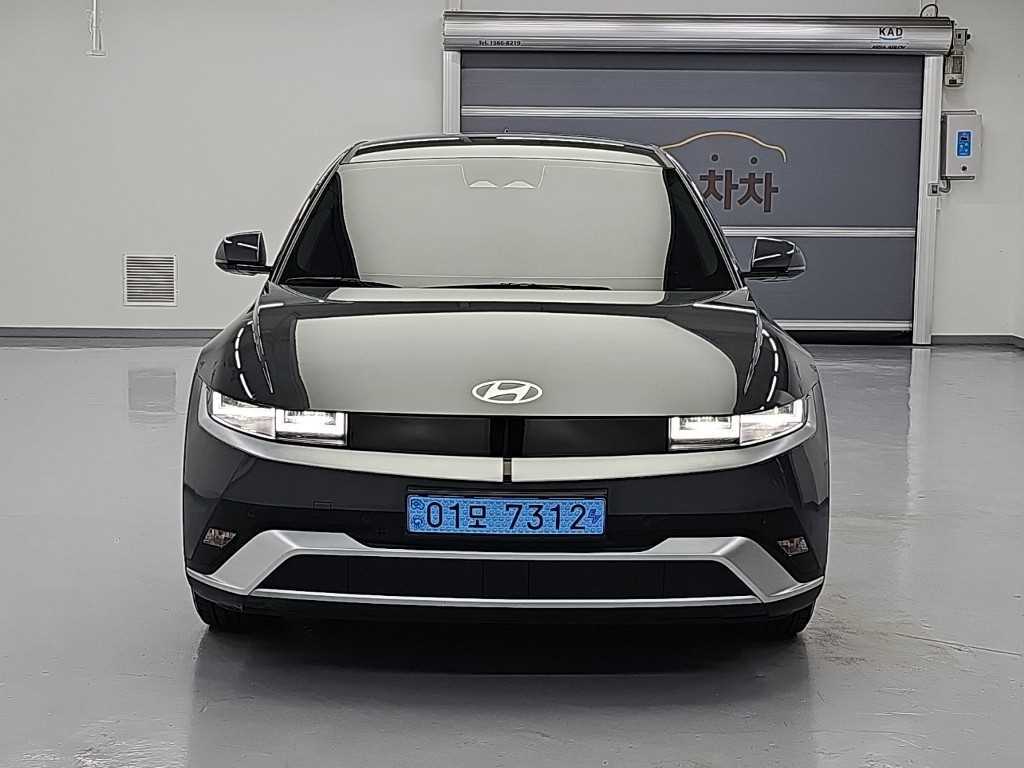 Hyundai Ioniq5 — photo 02