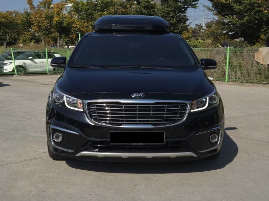 Kia Carnival — photo 02