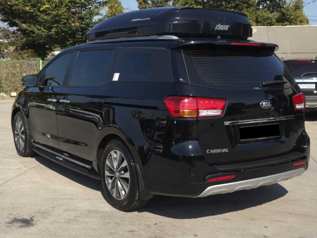 Kia Carnival — photo 03