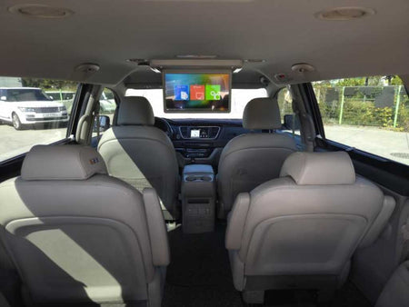 Kia Carnival — photo 17