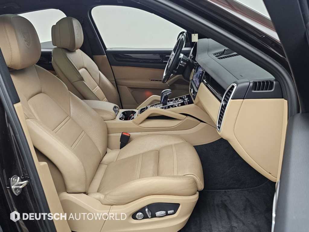 Porsche Cayenne — photo 10