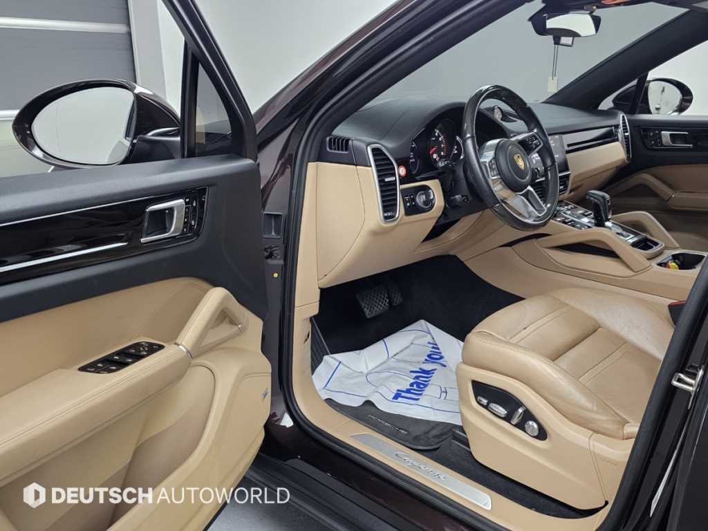 Porsche Cayenne — photo 11