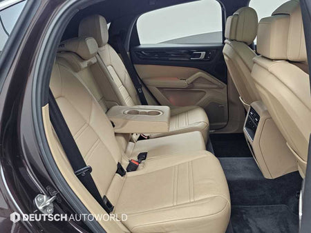 Porsche Cayenne — photo 12
