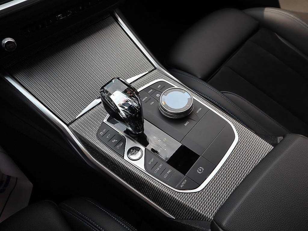 BMW 3-Series — photo 13