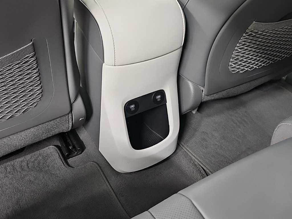 Hyundai Ioniq5 — photo 13
