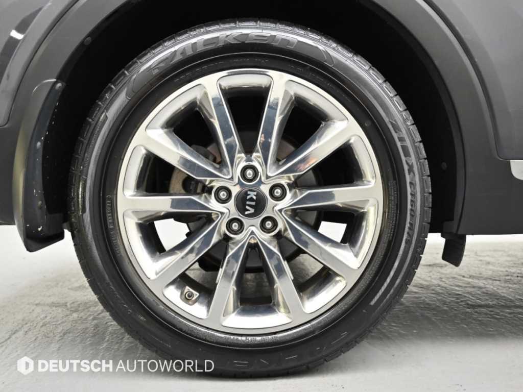 Kia Sorento — photo 05