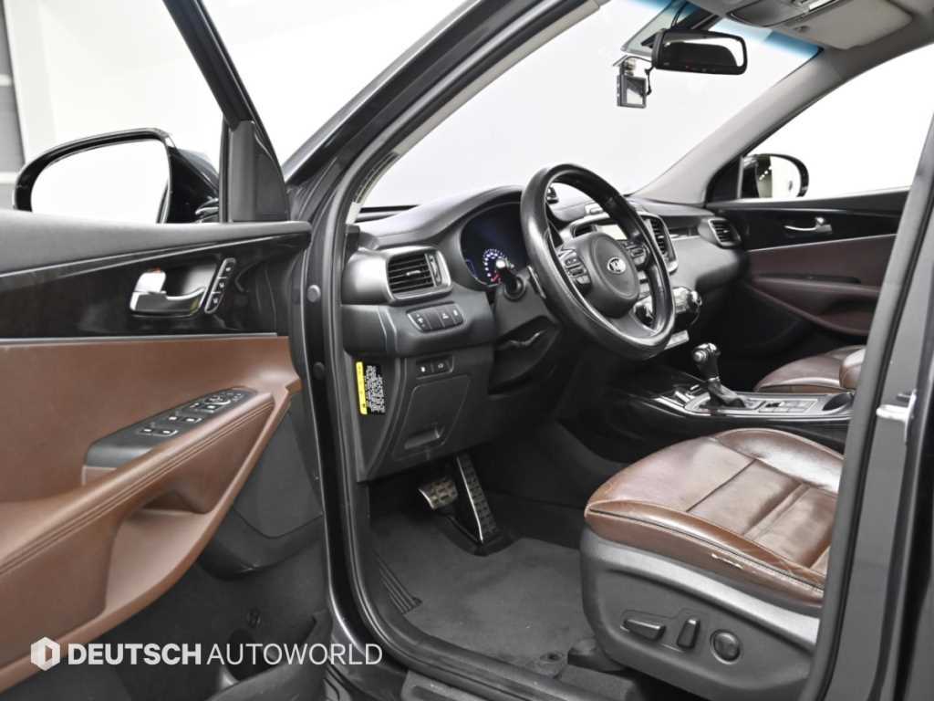 Kia Sorento — photo 11