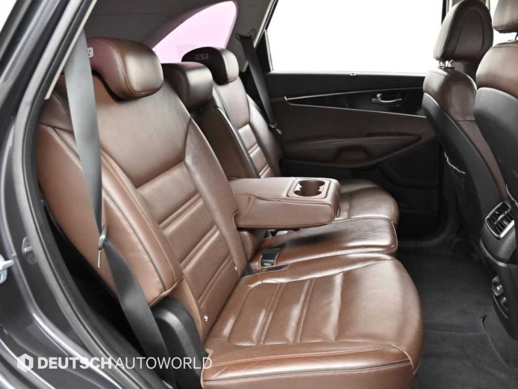 Kia Sorento — photo 12
