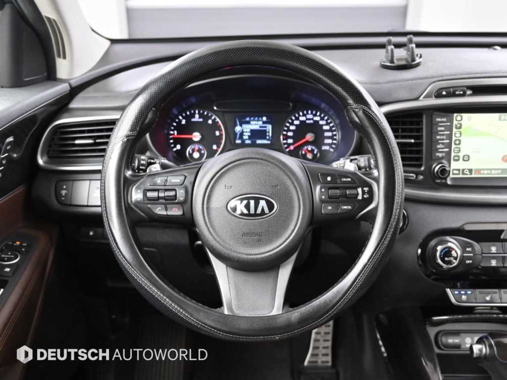 Kia Sorento — photo 13