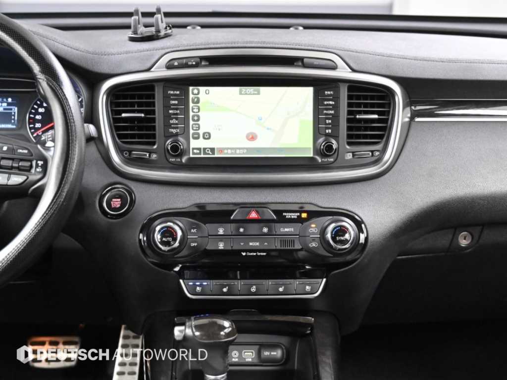 Kia Sorento — photo 14